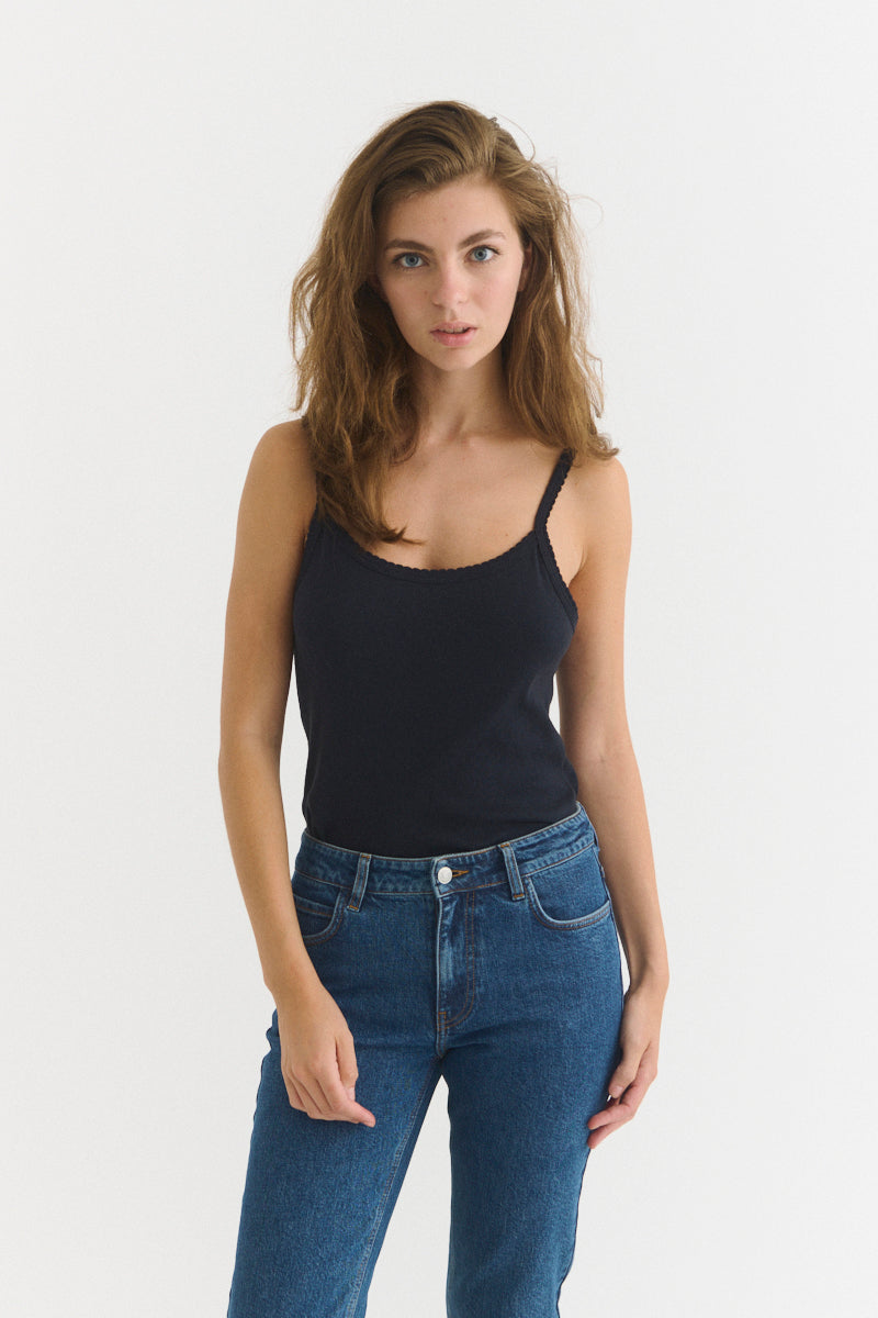 Basic Apparel Arense Strap Top Toppe 001 Black
